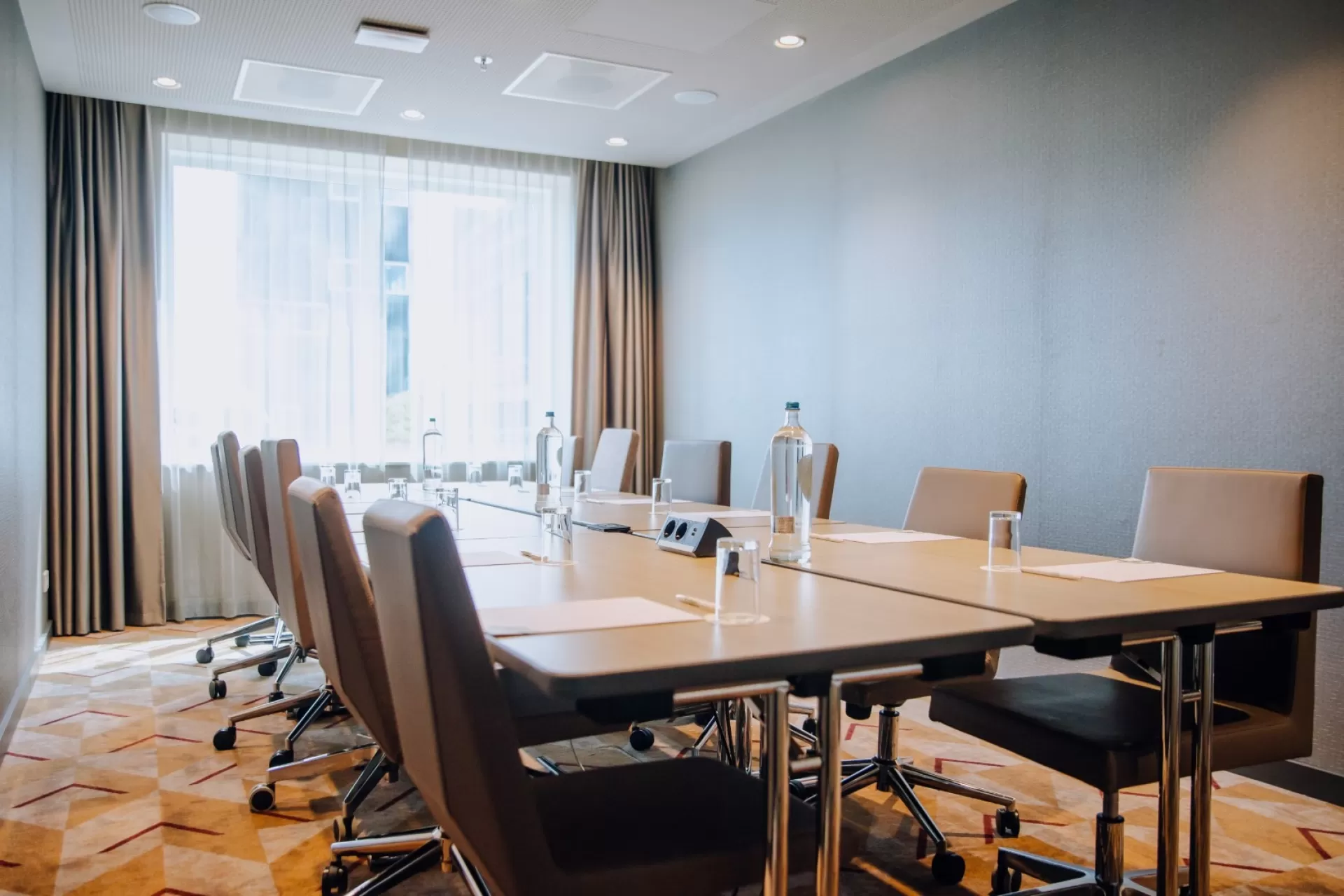 Holiday Inn Eindhoven Airport House of Yellow 2