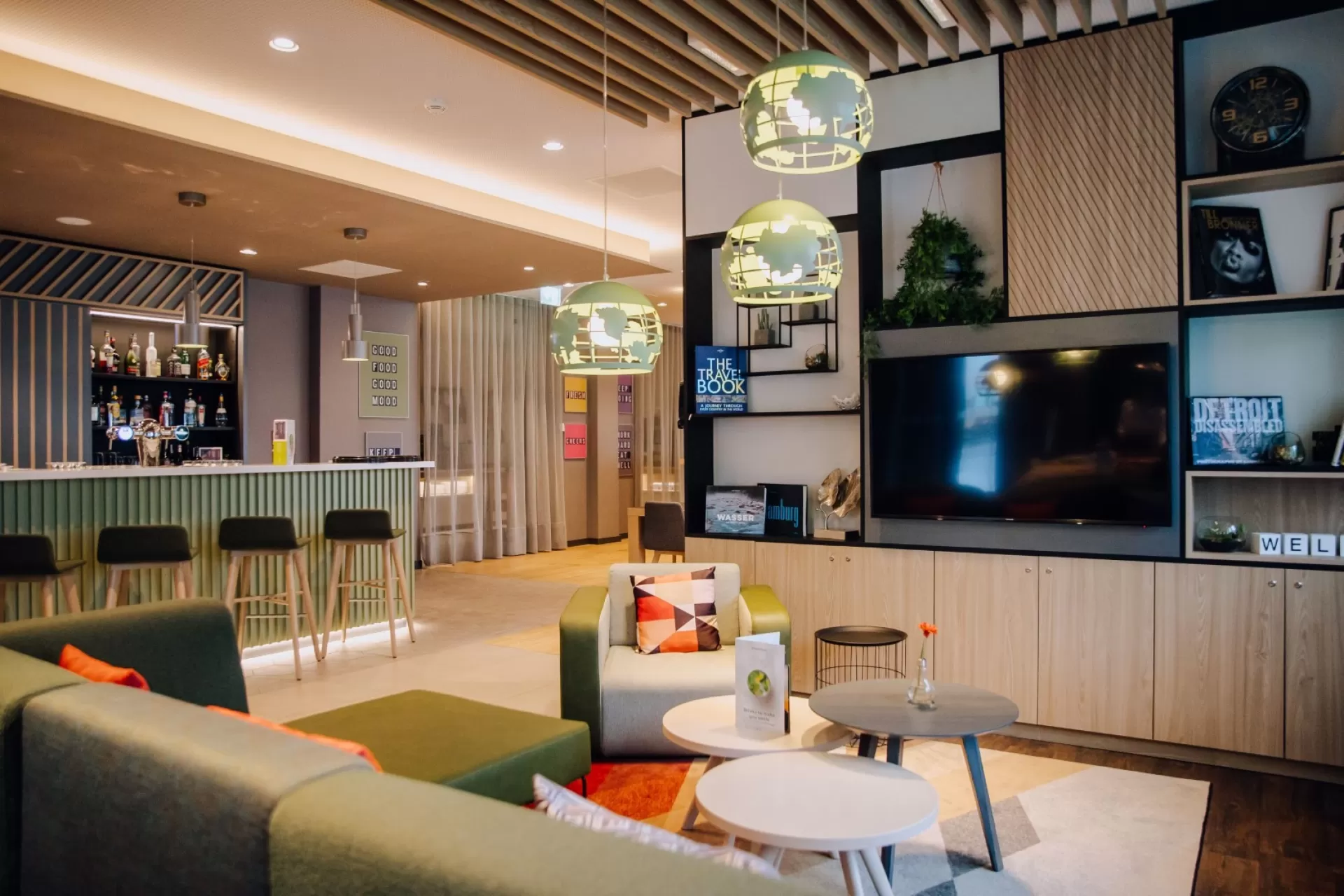 Holiday Inn Eindhoven Airport House of Yellow 5