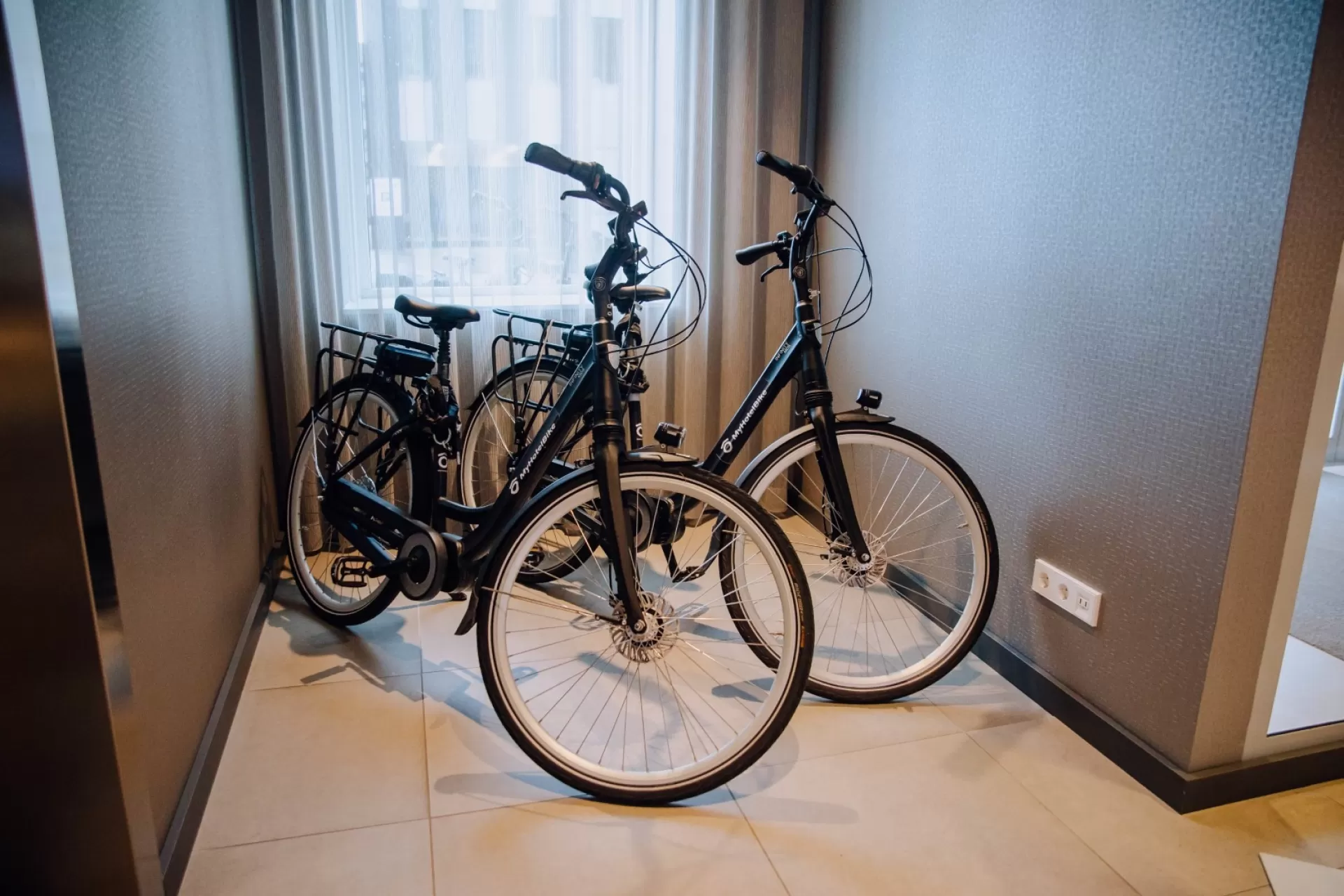 Holiday Inn Eindhoven Airport House of Yellow 8